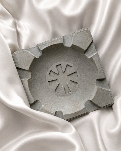 "CUT SUGAR, NOT SYURGA" Concrete Ashtray (Gray)