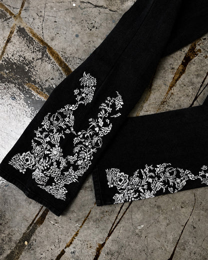 "GARDEN OF EDEN" Bootcut Jeans (Black)